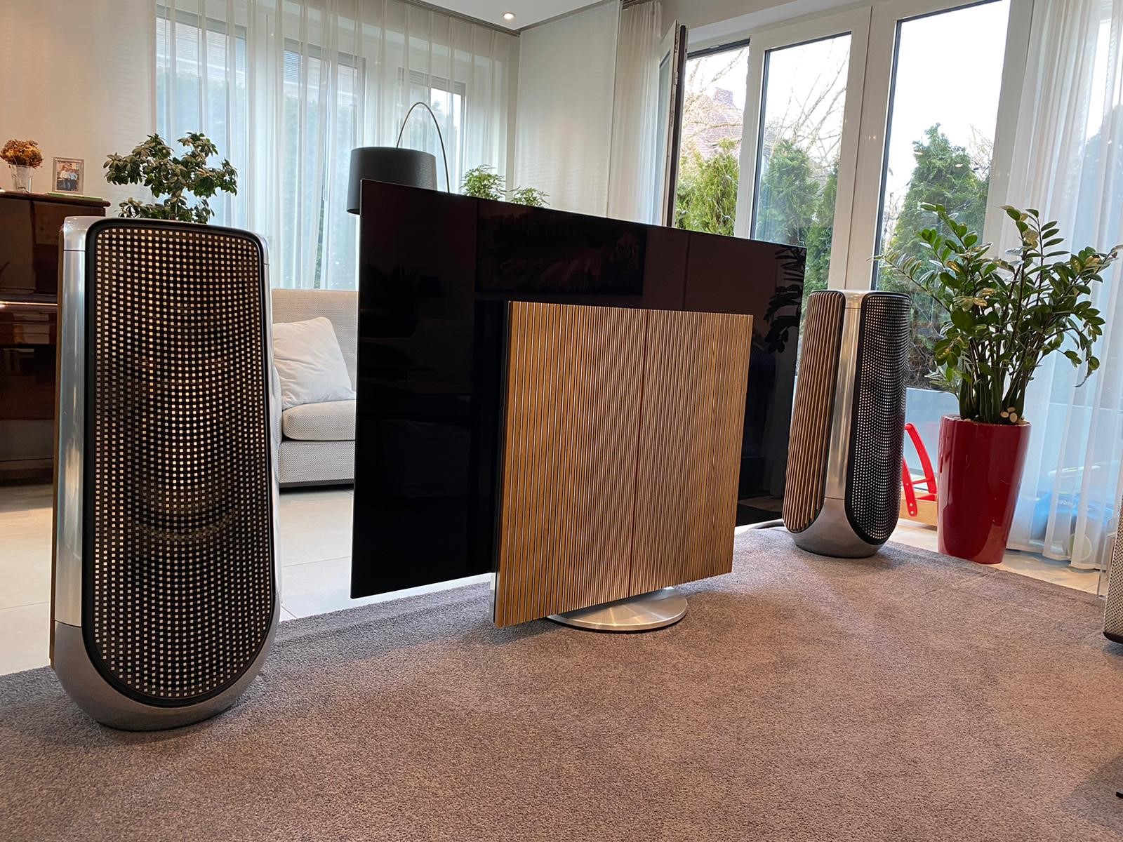 Wir begleiten Sie von Planung, Kauf, Installation bis hin zur Reparatur alles bei Albert Knoll in München Bogenhausen. Sie wollen kompetente und ehrliche Beratung dann kommen Sie in die Englschalkinger Str. 230 zu Albert Knoll ETS GmbH. Loewe; LG; Bang & Olufsen; Metz; Canvas Hifi und Leica  alles in Bogenhausen bei Albert Knoll.